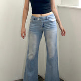 SCG MADE | Rita Low-rise Jeans in Light wash