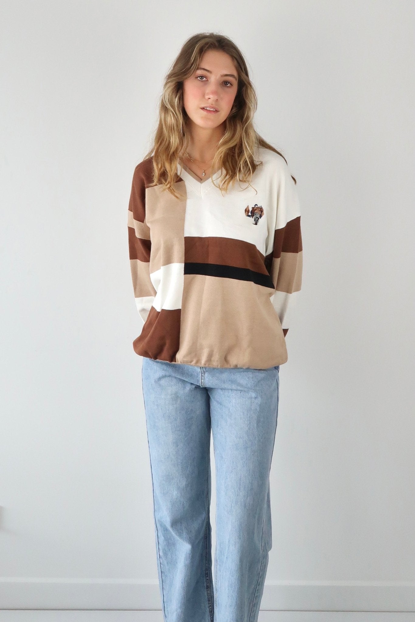 Cozy college v-neck sweater - SCG_COLLECTIONSsweater